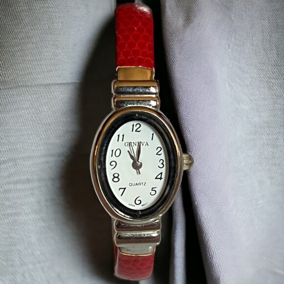 Vintage-Inspired Red Leather Strap Women's Watch - Picture 1 of 12